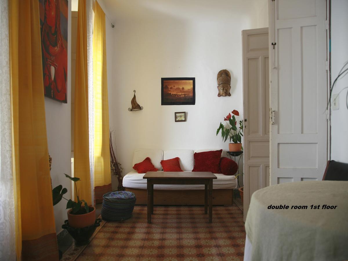 Ananda'S Mundo Guest House Orgiva Exterior photo